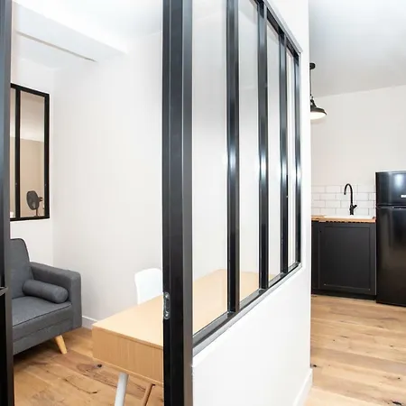 4 - Standing, Moderne Et Tout Equipe - Carmes,