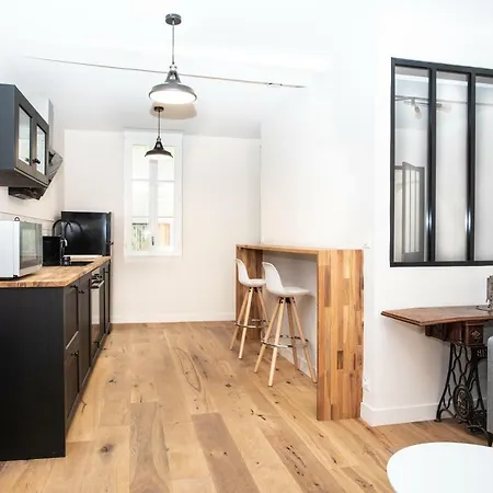 4 - Standing, Moderne Et Tout Equipe - Carmes,