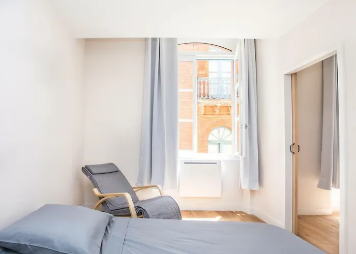 4 - Standing, Moderne Et Tout Equipe - Carmes,